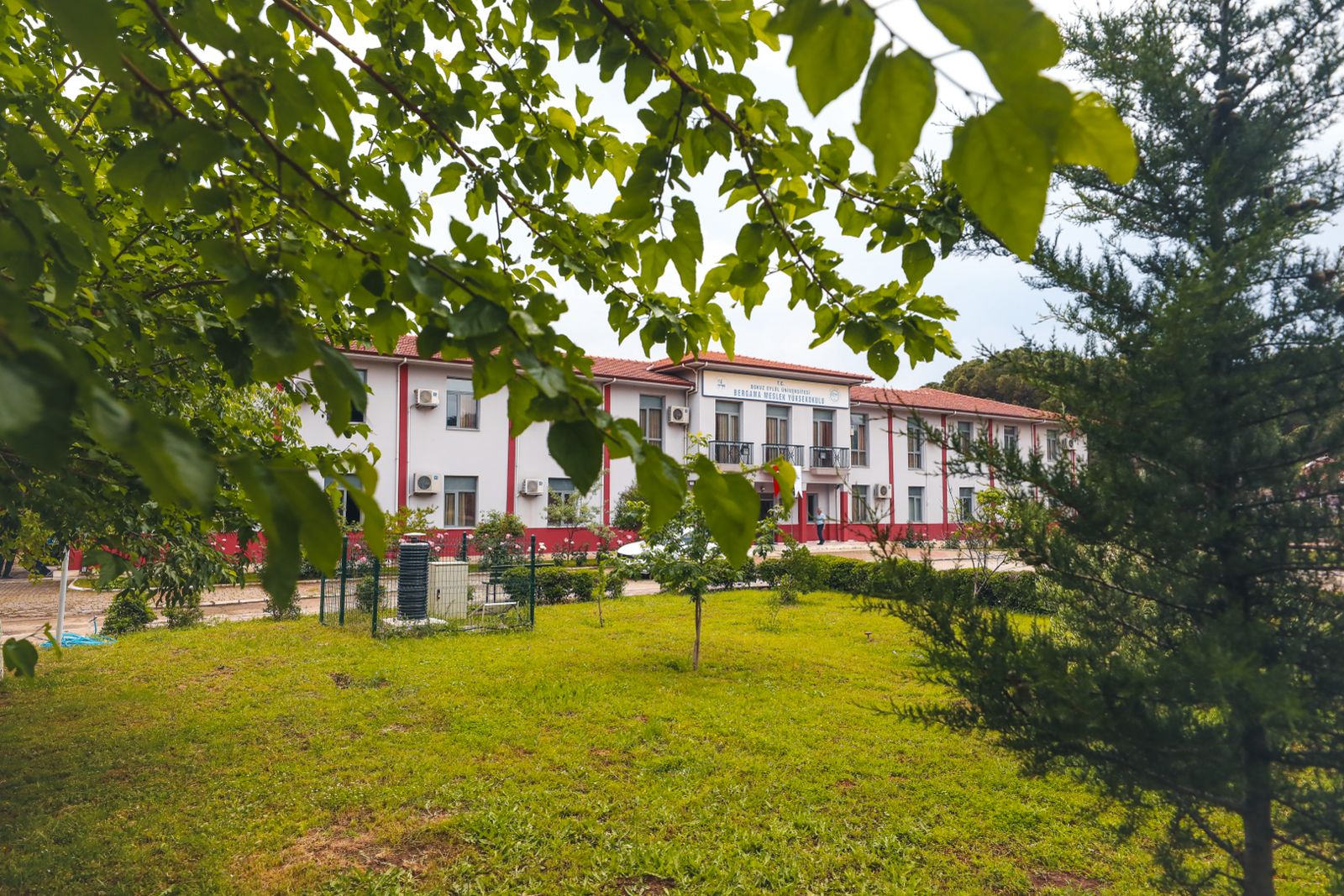 DEÜ'DEN YEŞİL BAŞARI: KARBON AYAK İZİ EN DÜŞÜK ÜNİVERSİTE